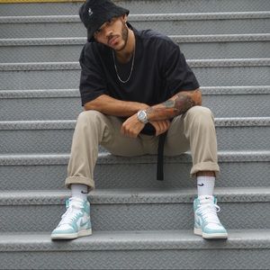 Meet your Posher, Christopher